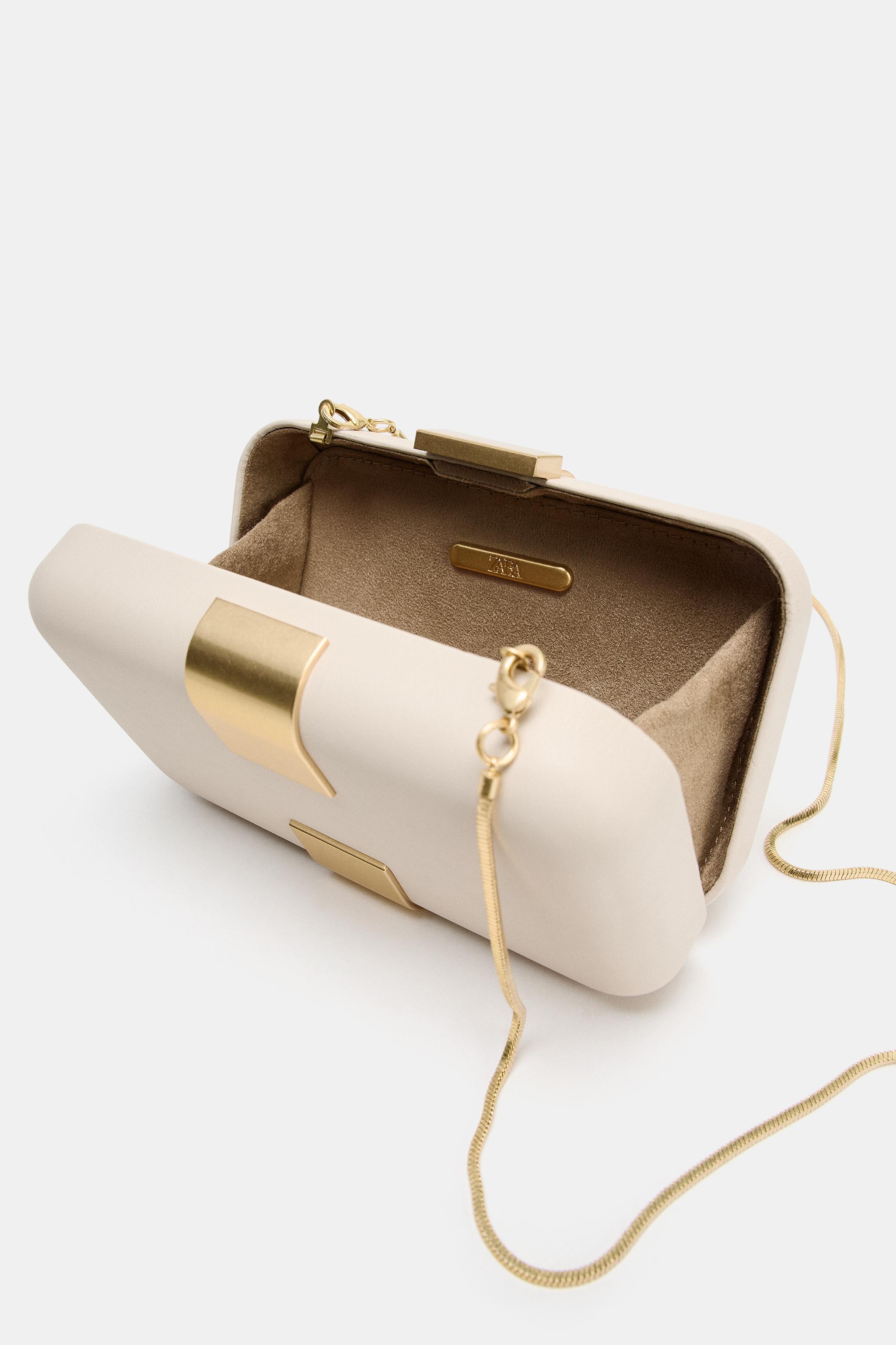 POCHETTE À DÉTAIL MÉTALLIQUE